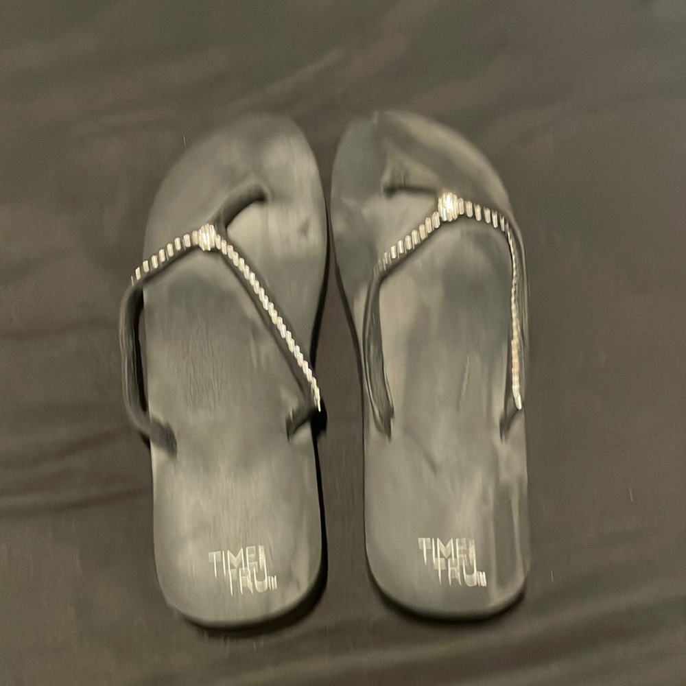 black flipflops  womens size 9.5